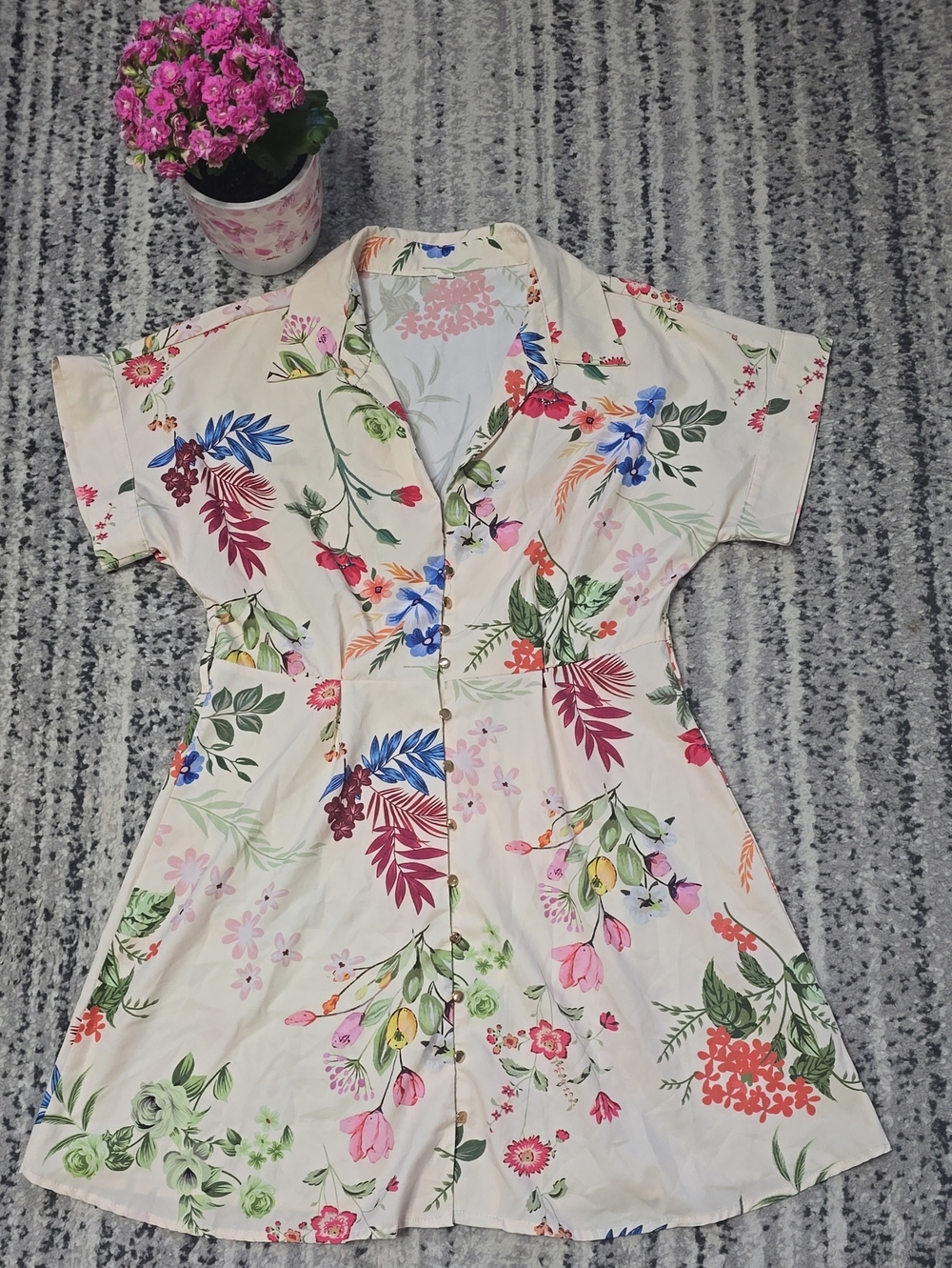 Floral 💐Button-Front Mini Dress in Cream No Belt